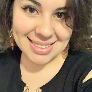 Meet your Posher, Lorena